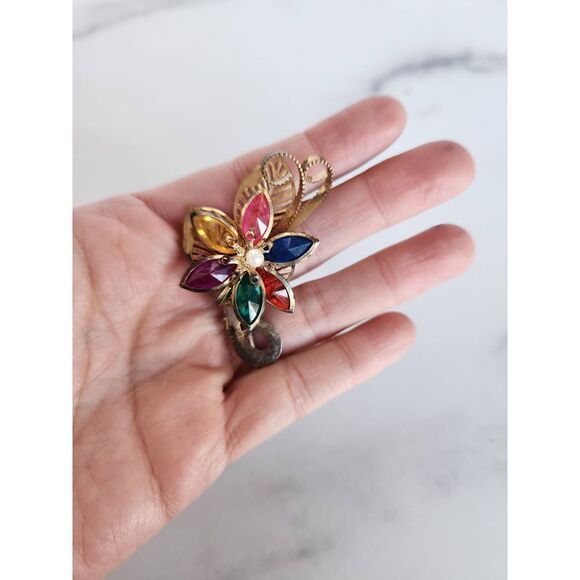 Vintage brooch floral multicolored gemstone rhinestone golden lightweight - Picture 2 of 4